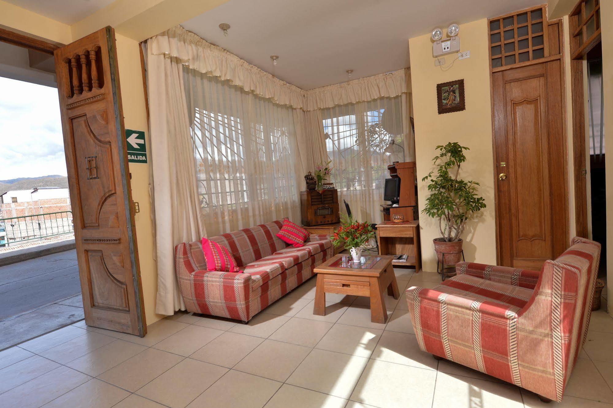 Hostal Atlantis Cusco Exterior photo