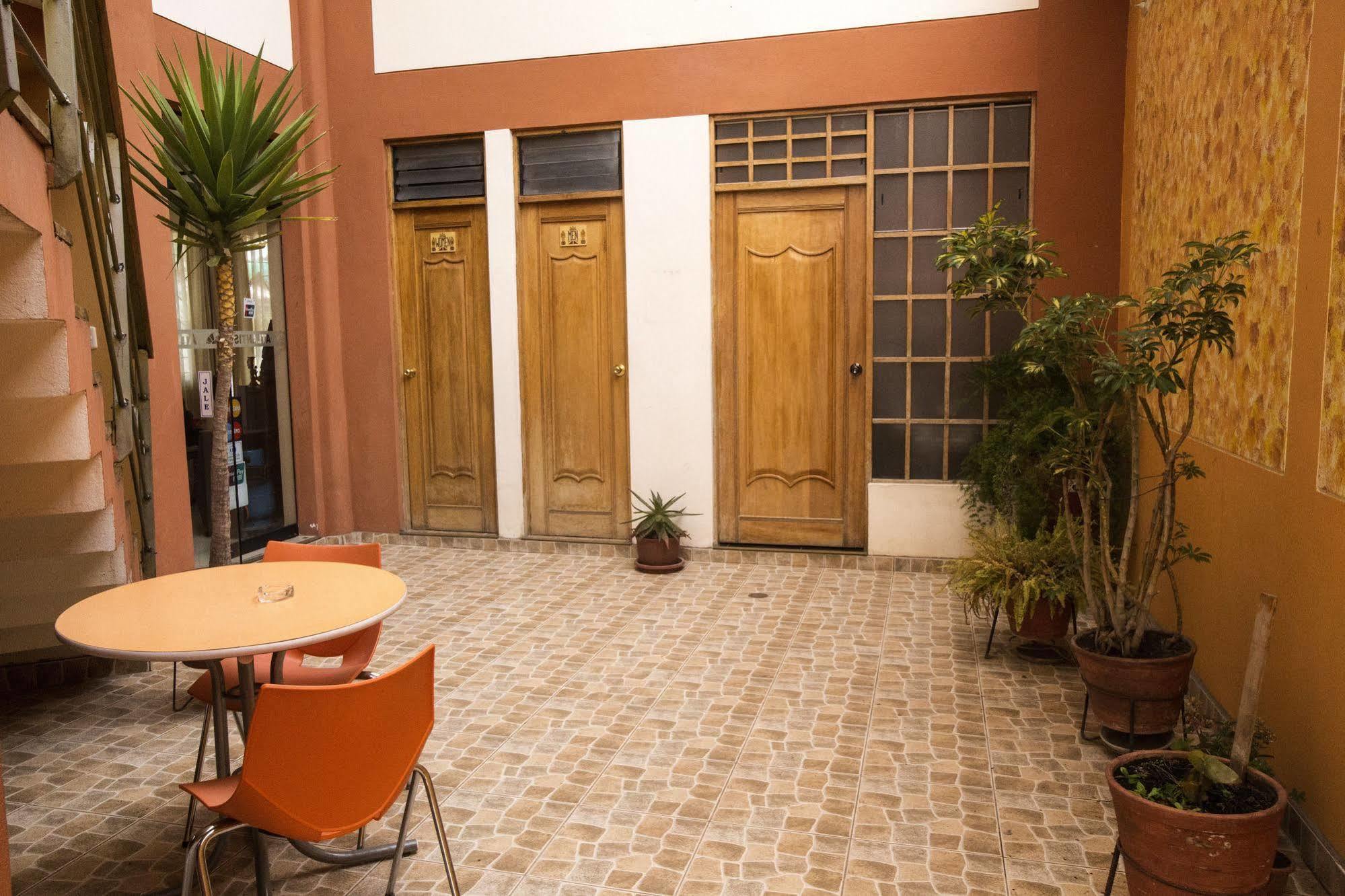 Hostal Atlantis Cusco Exterior photo